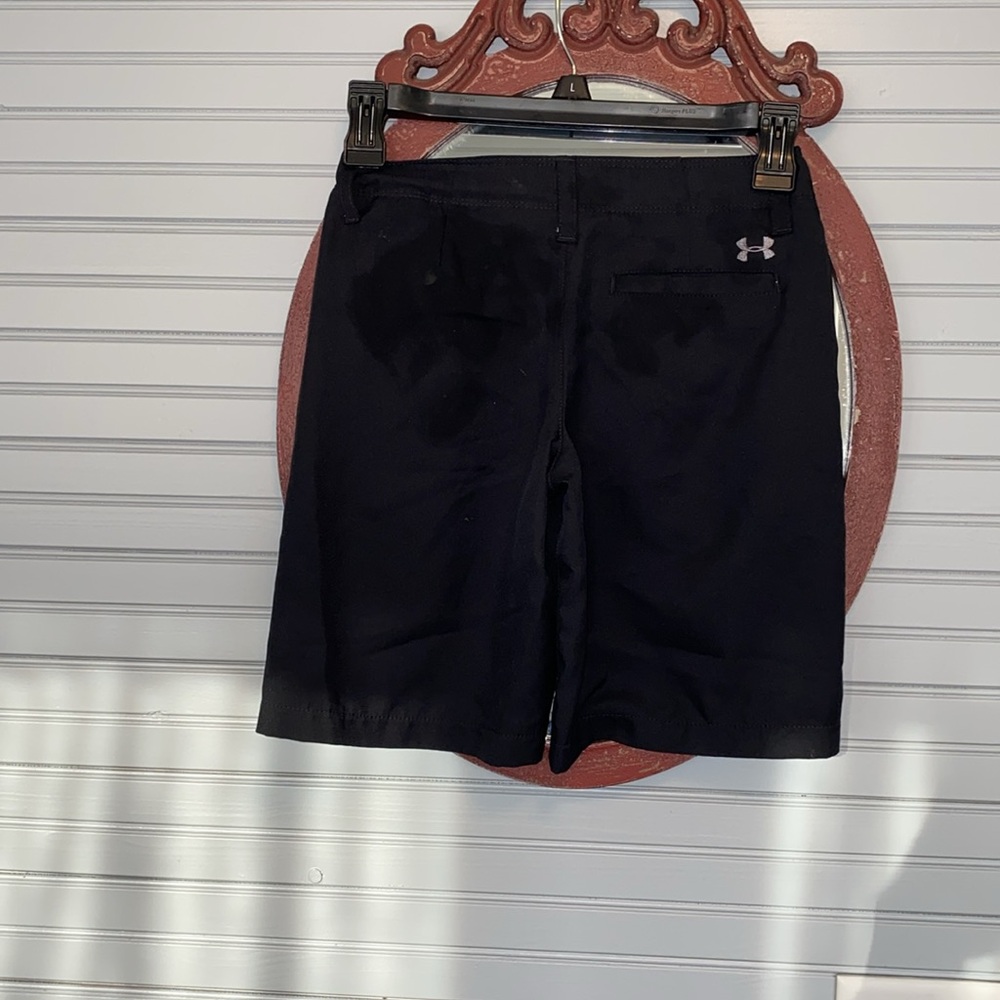 Boys Black Under Armor dress  Shorts - Picture 2 of 4
